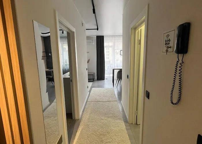 New Loft Style شقة أوزهورود
